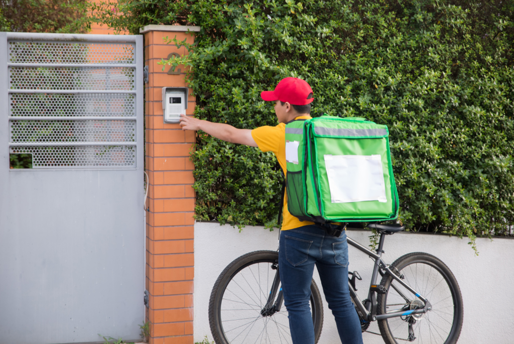 Franchises livraison à domicile : coûts, rentabilité, secteurs clés