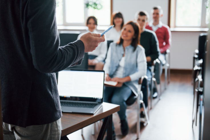 Franchises formation commerciale manageriale : coûts et réseaux